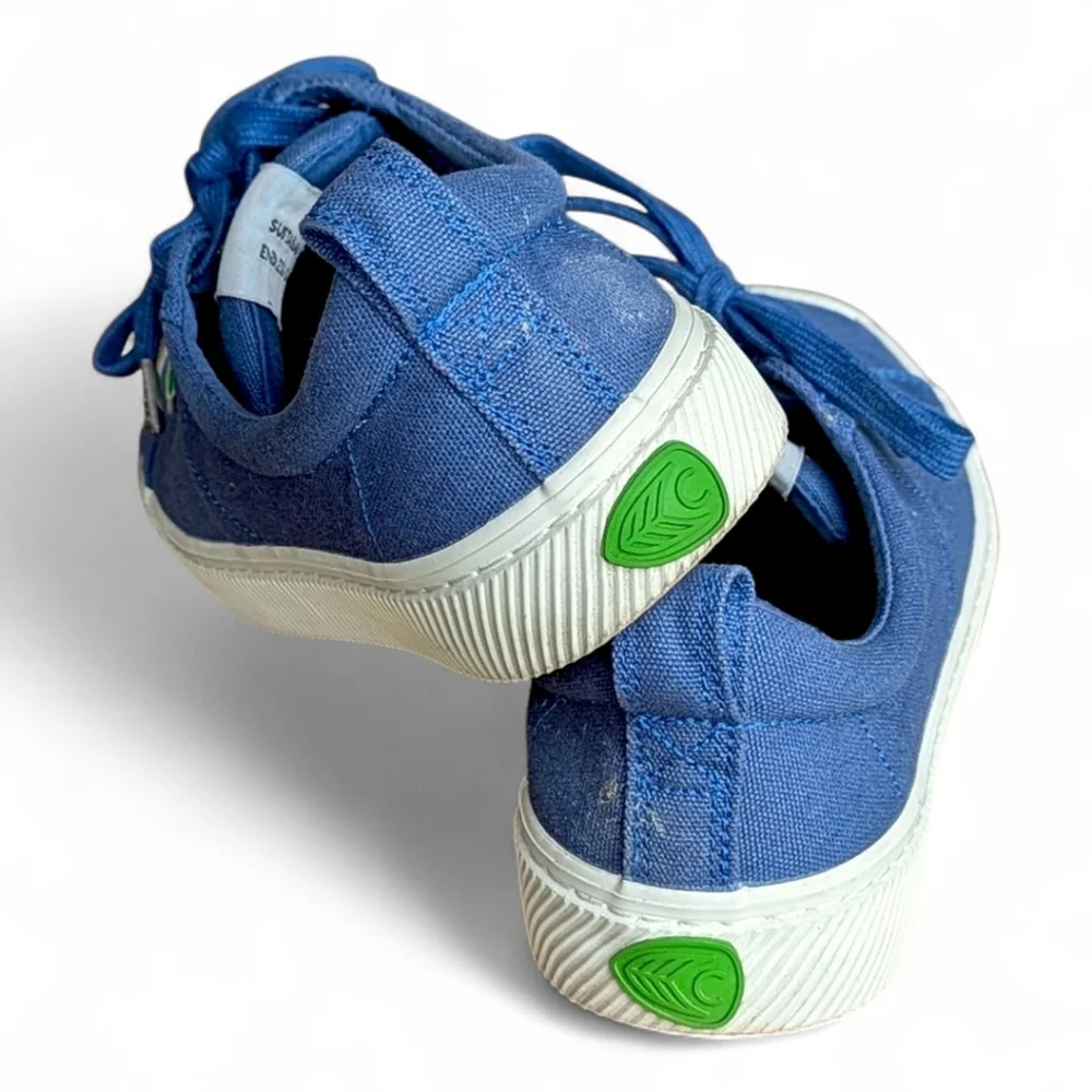 Cariuma Organic OCA Low Top Cap Toe Shadow Blue Canvas & Cork Sneaker Women's 9